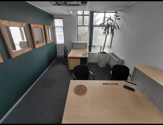 25.20M² OFFICE TO LET IN FOURWAYS